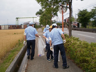 2015年新入社員清掃活動写真①.jpg