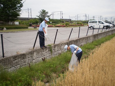 2015年新入社員清掃活動写真②.jpg